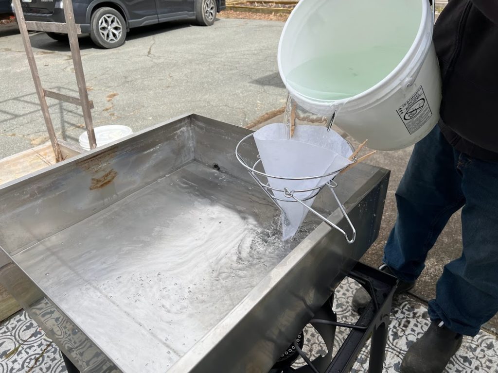 How to make maple syrup - first filtering